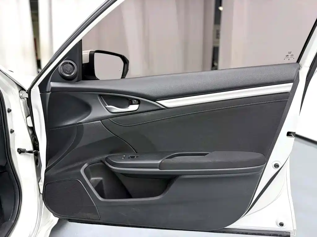 Honda Civic 2020 — фото 12