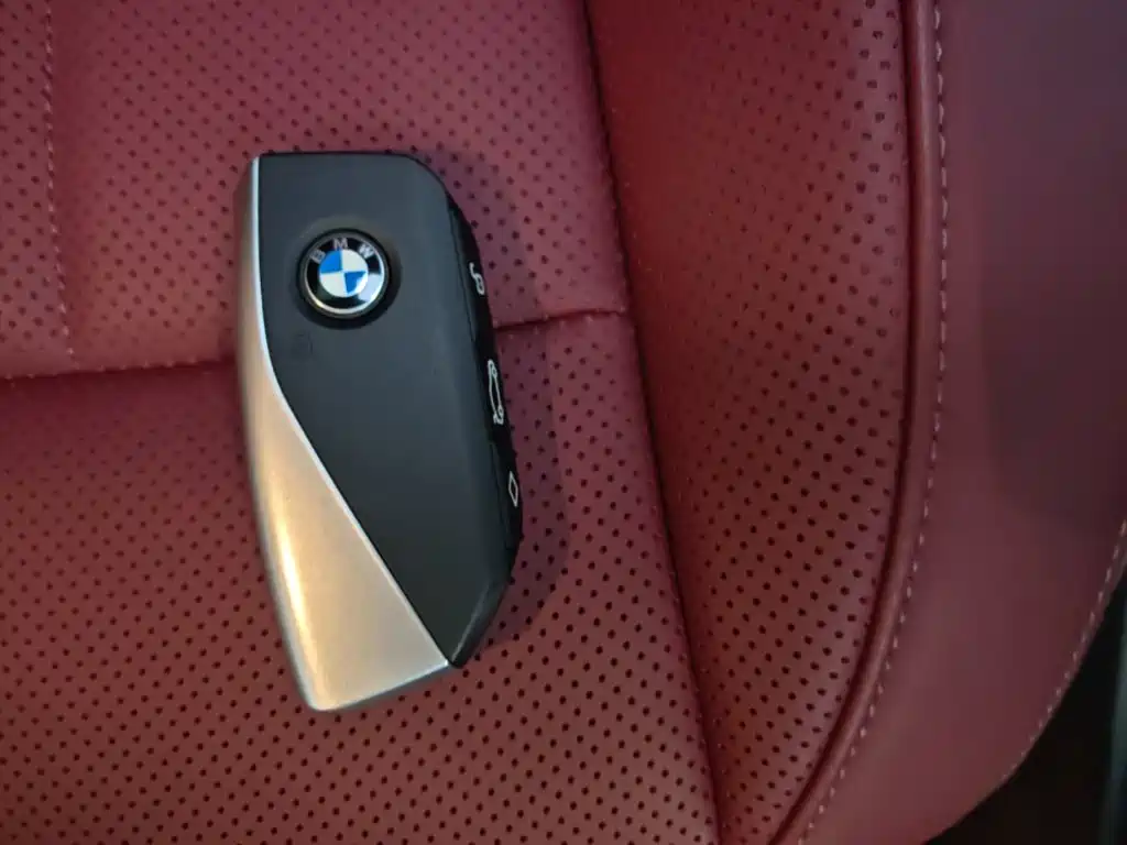 BMW 5 Series 2025 — фото 9