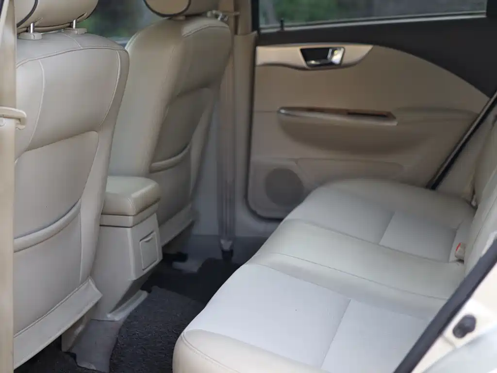 Buick Excelle 2015 — фото 23