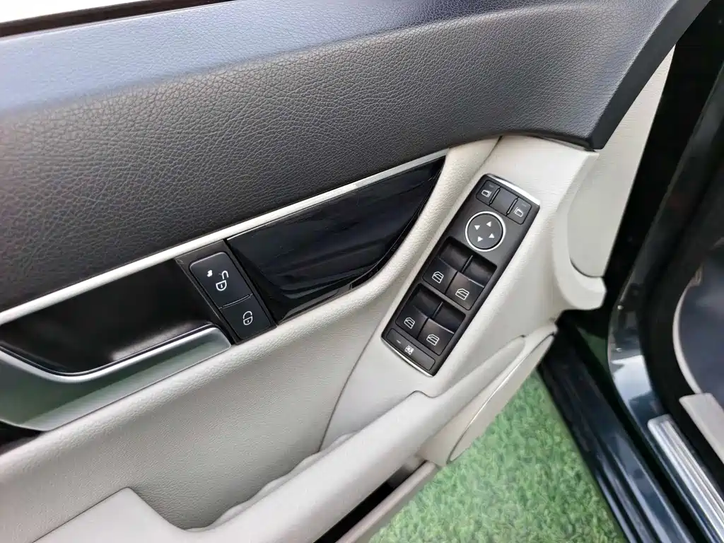 Mercedes-Benz C-Class 2012 — фото 10