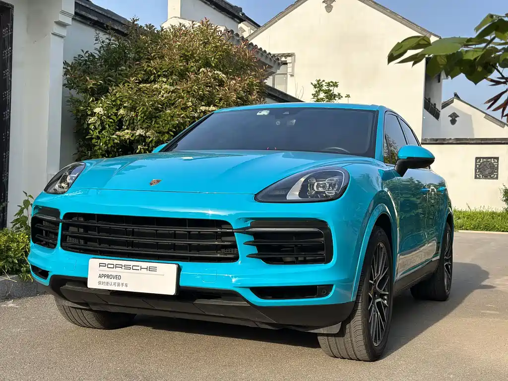 Porsche Cayenne Hybrid 2021 — фото 1