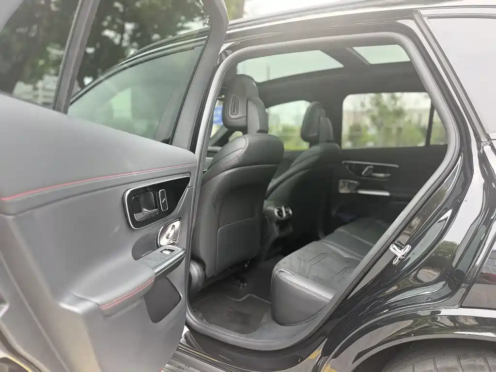 Mercedes-Benz GLC AMG 2025 — фото 10