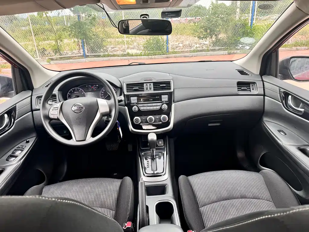Nissan Tiida 2019 — фото 11