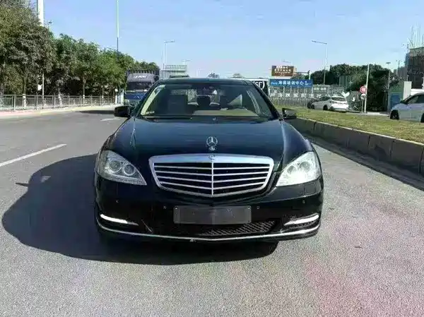 Mercedes-Benz S-Class 2010