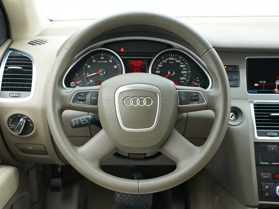 Audi Q7 2010 — фото 16