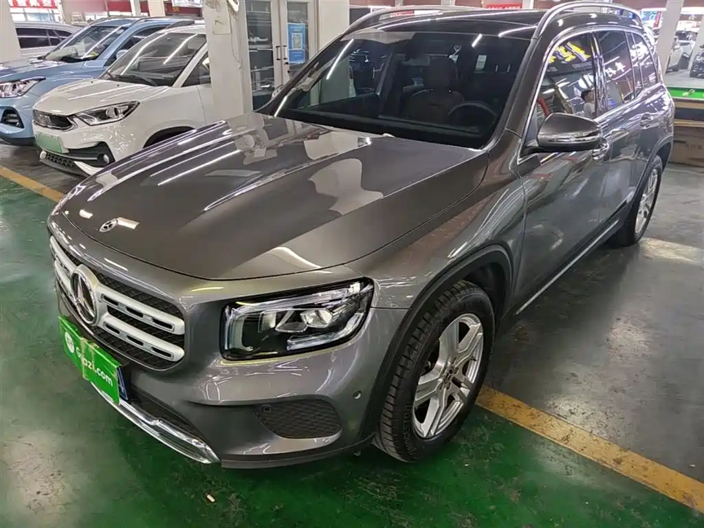 Mercedes-Benz GLB 2023 — фото 1