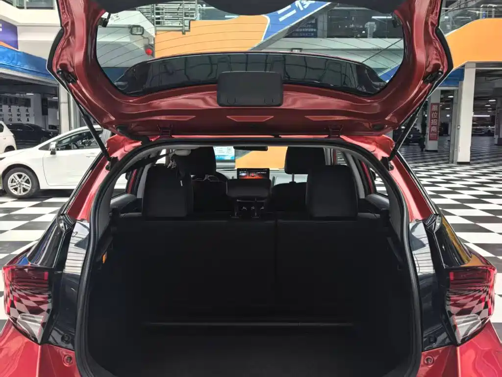 Toyota Yaris L 2022 — фото 14