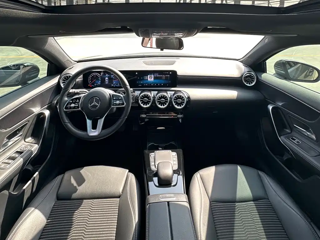 Mercedes-Benz A-Class 2023 — фото 10