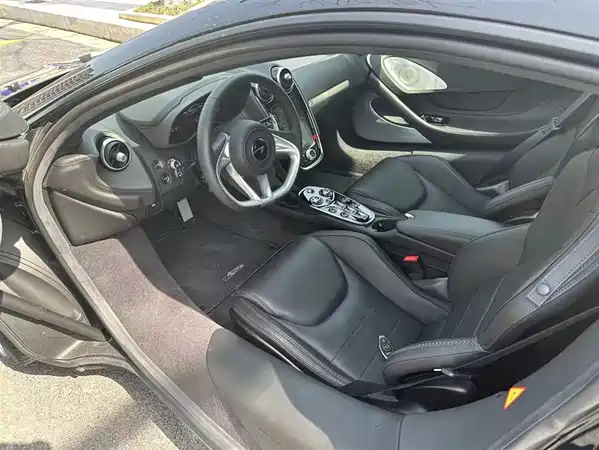 McLaren GT 2023