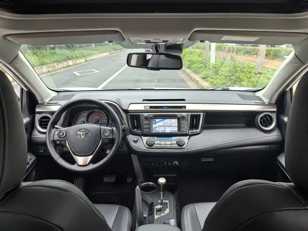 Toyota RAV4 2014 — фото 16
