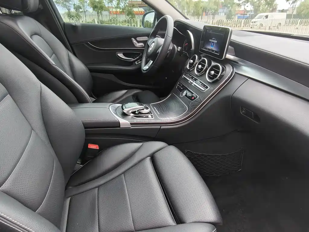 Mercedes-Benz C-Class 2018 — фото 15