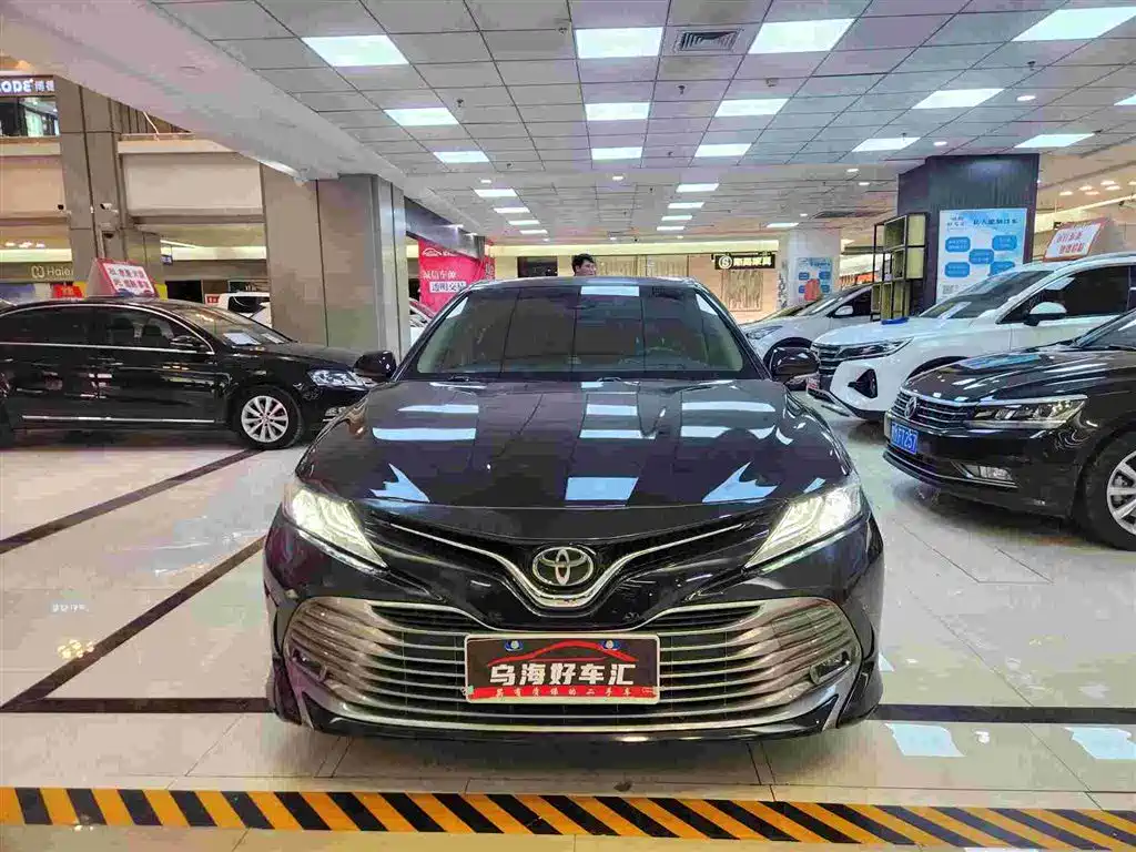 Toyota Camry 2018 — фото 7