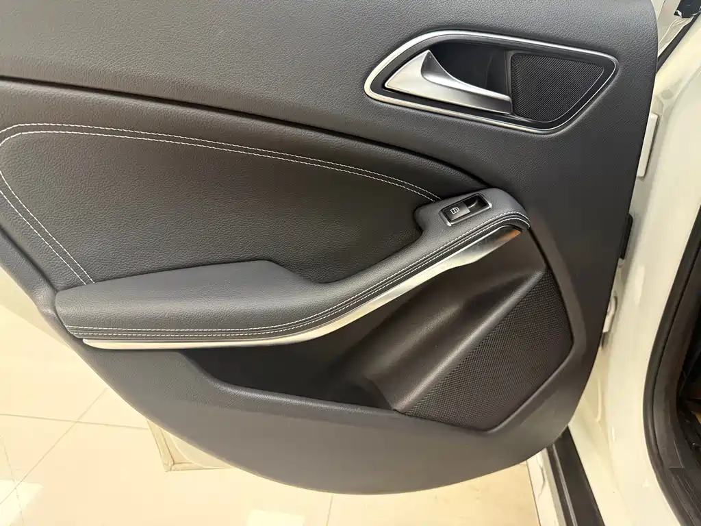 Mercedes-Benz GLA 2015 — фото 22