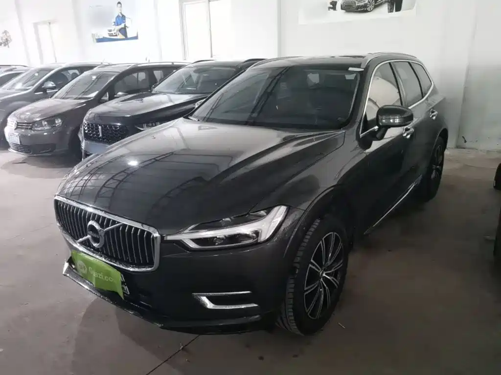 Volvo XC60 2019 — фото 2