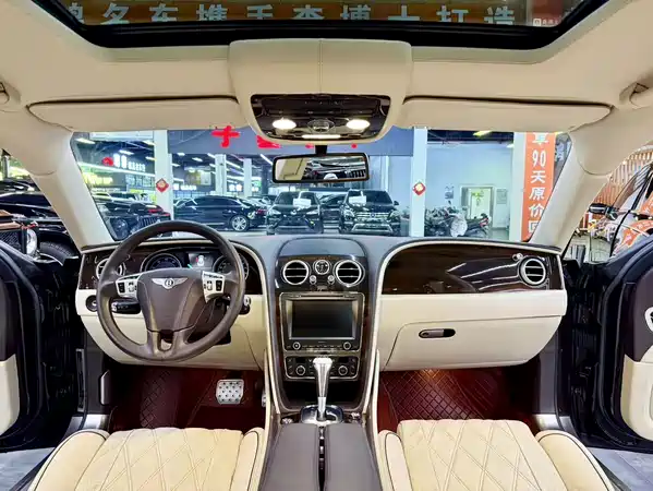 Bentley Flying Spur 2015