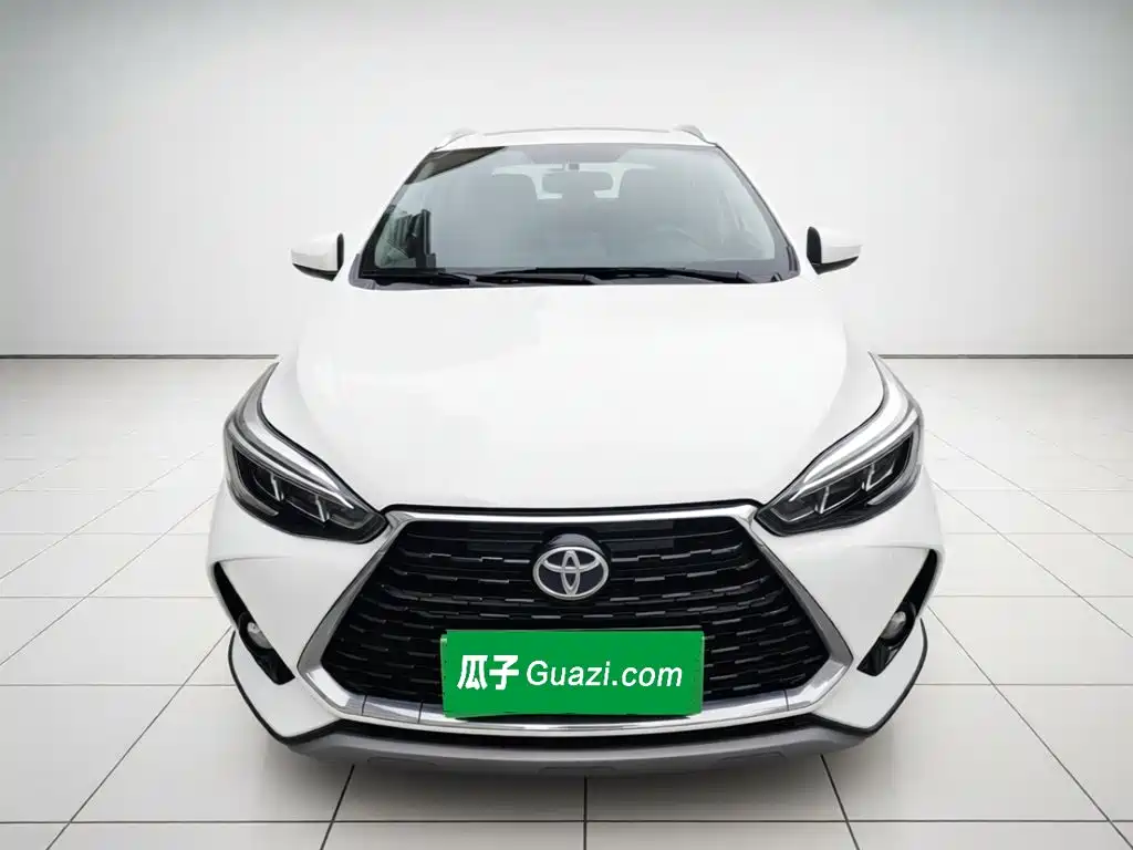 Toyota Yaris L 2022 — фото 2