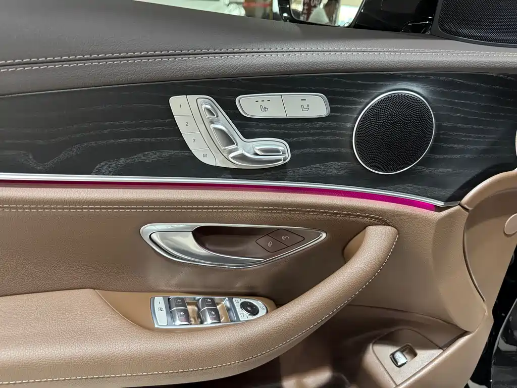 Mercedes-Benz E-Class 2023 — фото 16