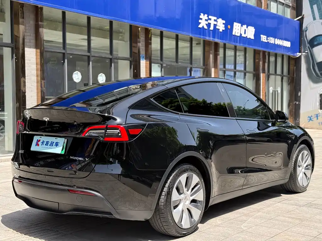 Tesla Model Y 2023 — фото 10