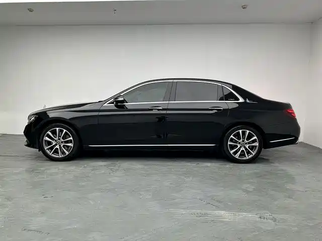 Mercedes-Benz E-Class 2019 — фото 10