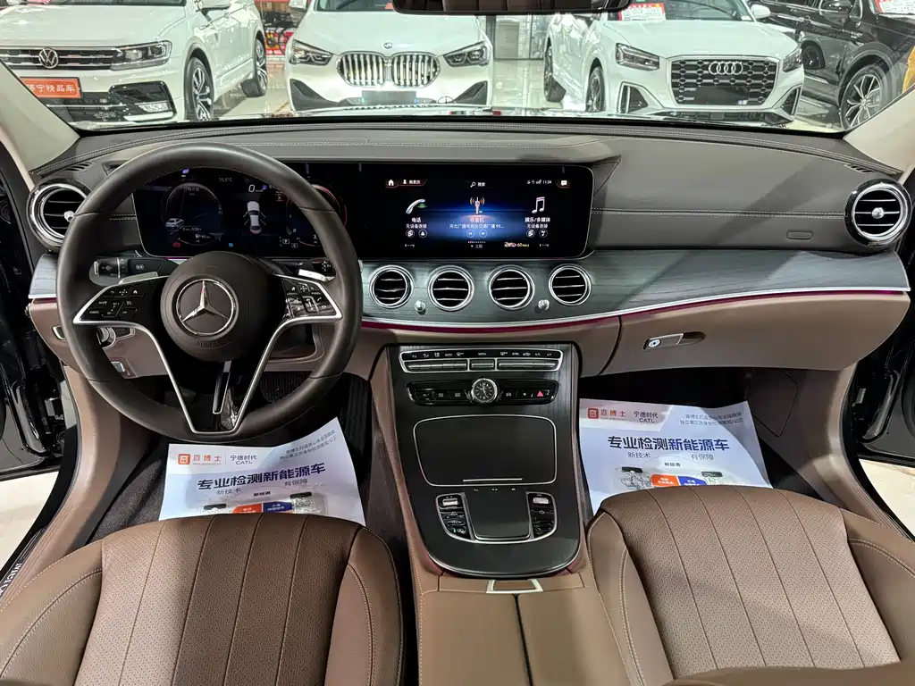 Mercedes-Benz E-Class 2023 — фото 18