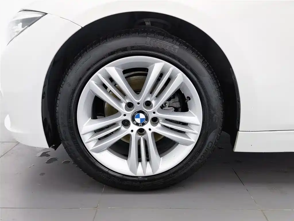 BMW 3 Series 2017 — фото 17