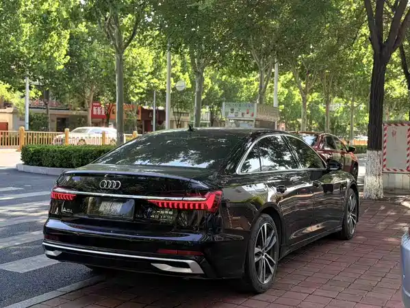 Audi A6L 2022
