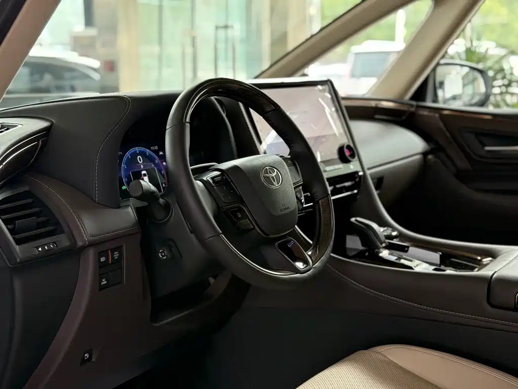 Toyota Alphard 2024 — фото 9