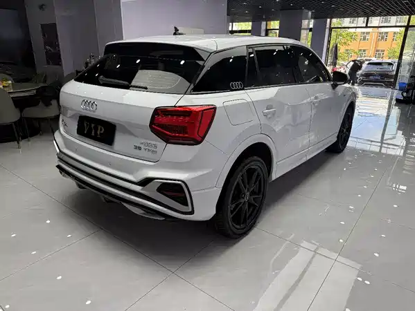 Audi Q2L 2023