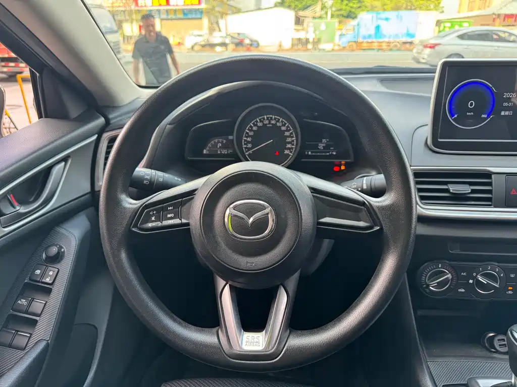 Mazda 3 Axela 2019 — фото 8