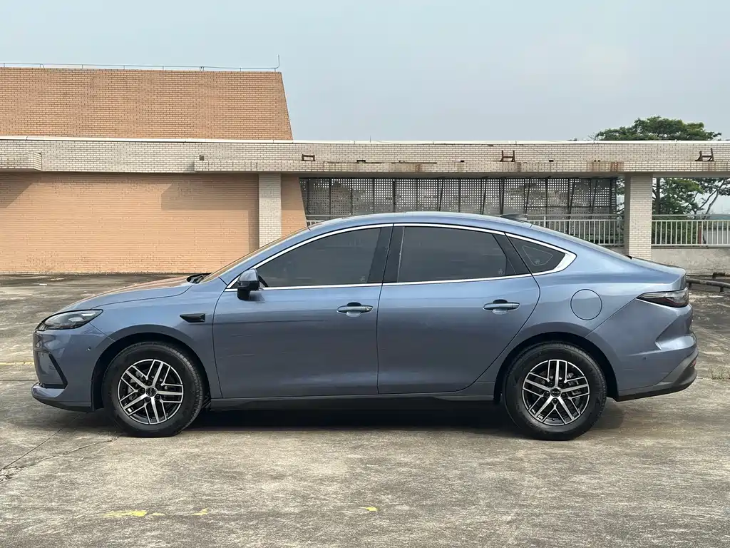 BYD Seal 05 DM-i 2025 — фото 8
