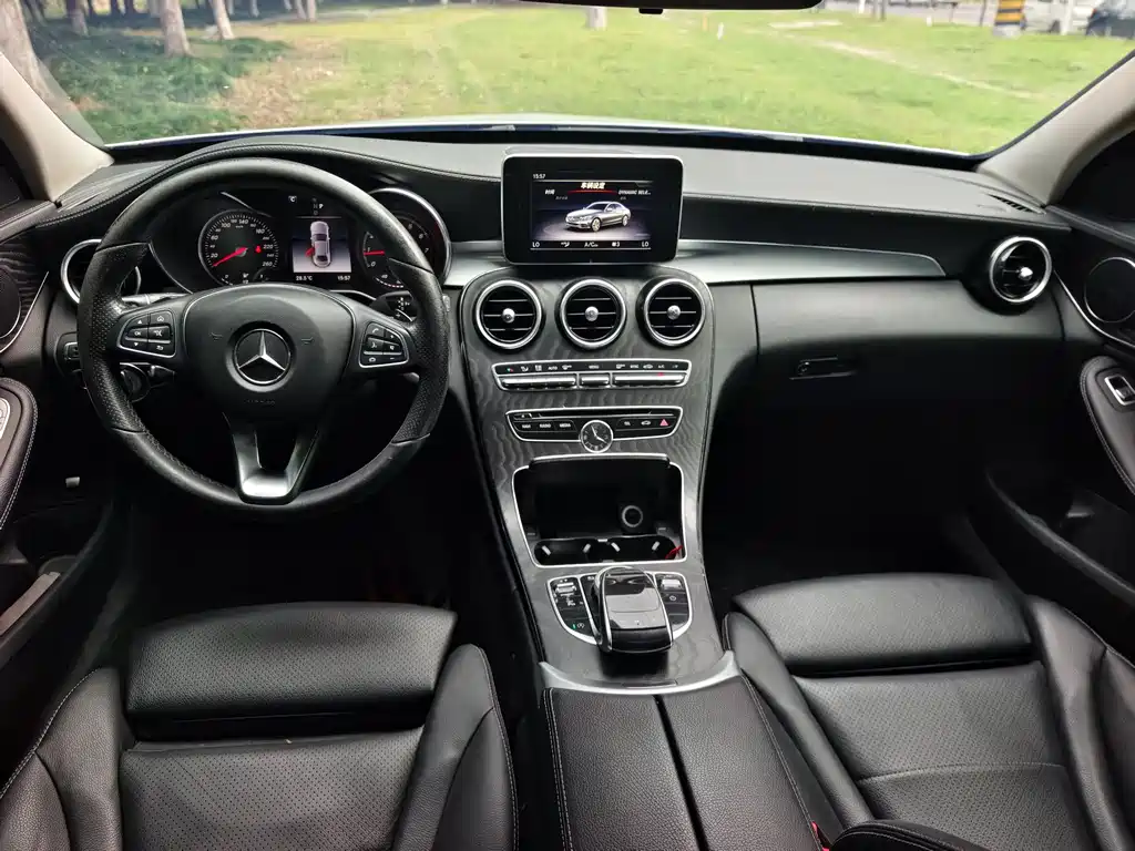 Mercedes-Benz C-Class 2018 — фото 16