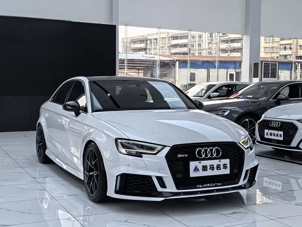 Audi A3 2018 — фото 2