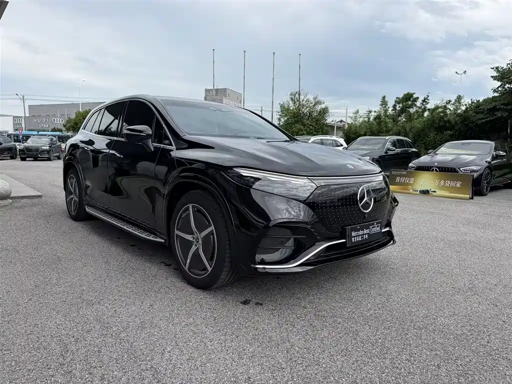 Mercedes-Benz EQS SUV 2026