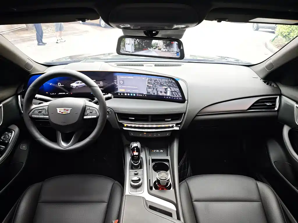 Cadillac CT5 2025 — фото 12