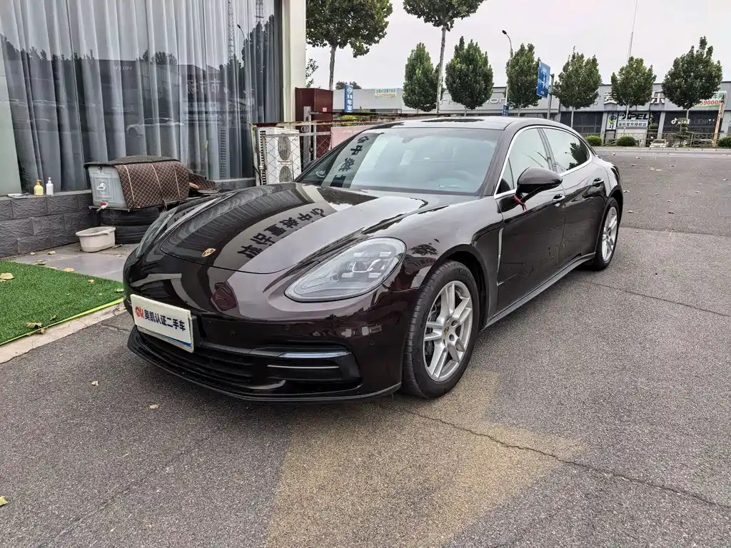 Porsche Panamera 2018 — фото 1