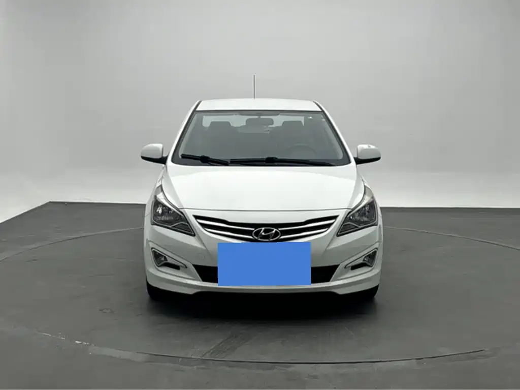Hyundai Verna 2015 — фото 2