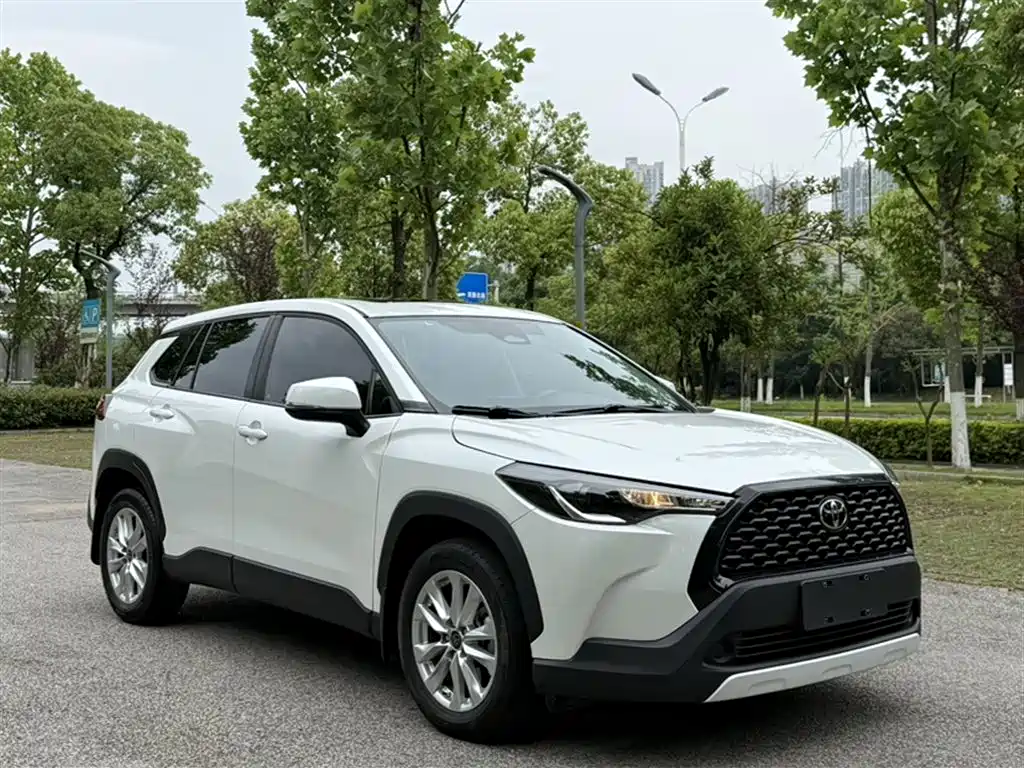 Toyota Corolla Cross 2023 — фото 10