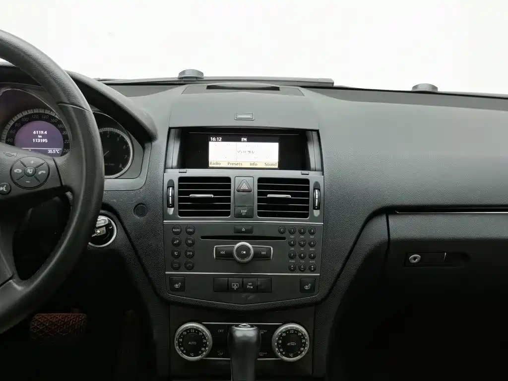 Mercedes-Benz C-Class 2010 — фото 12