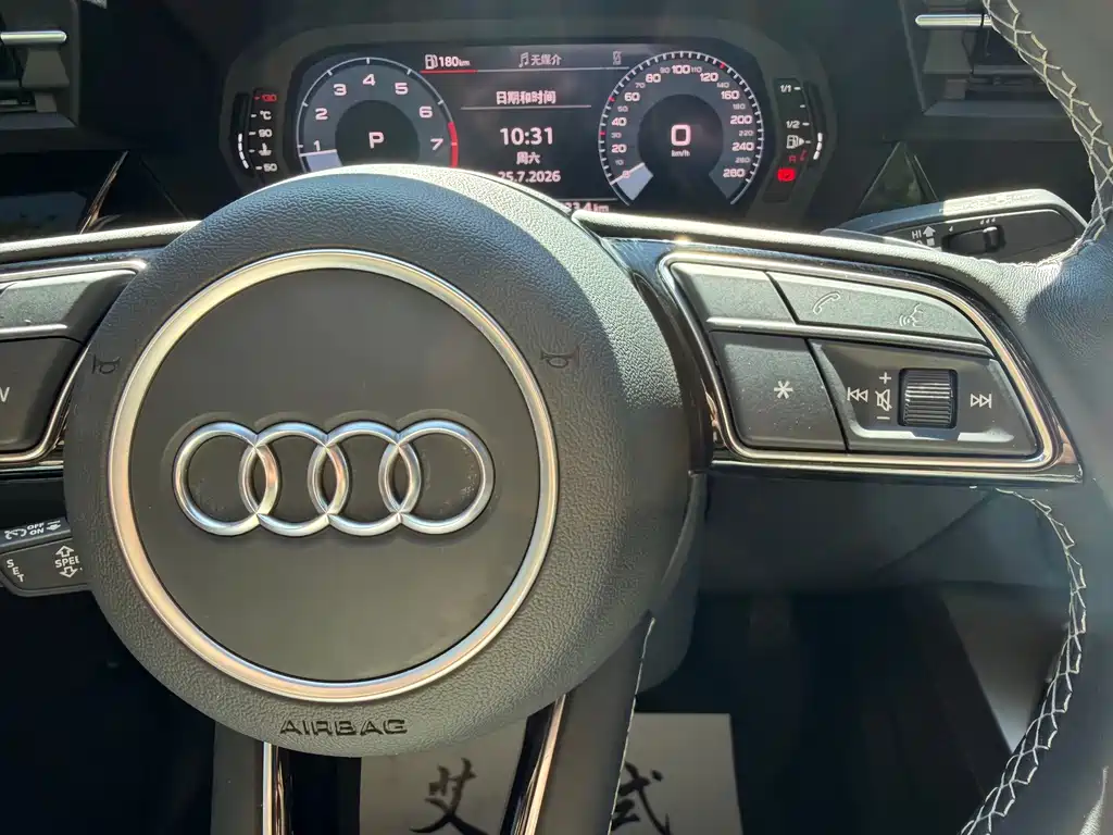 Audi A3 2023 — фото 19
