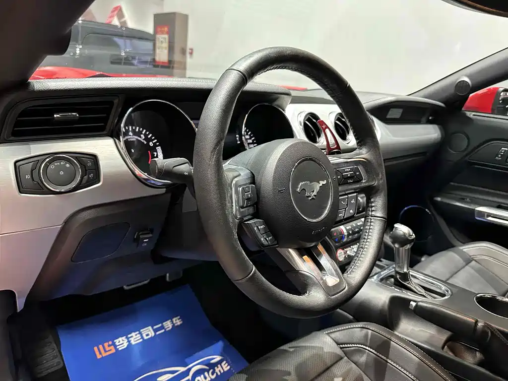 Ford Mustang 2018 — фото 11