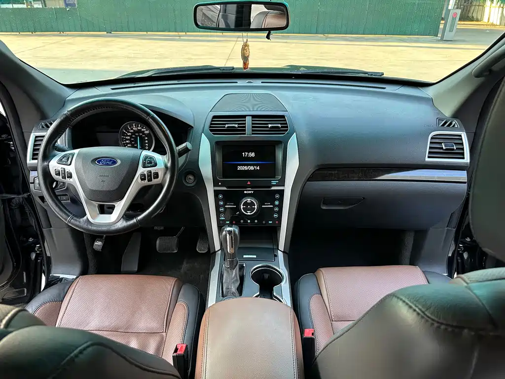 Ford Explorer 2015 — фото 16