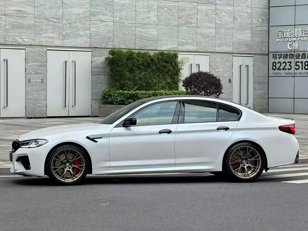 BMW M5 2023 — фото 3