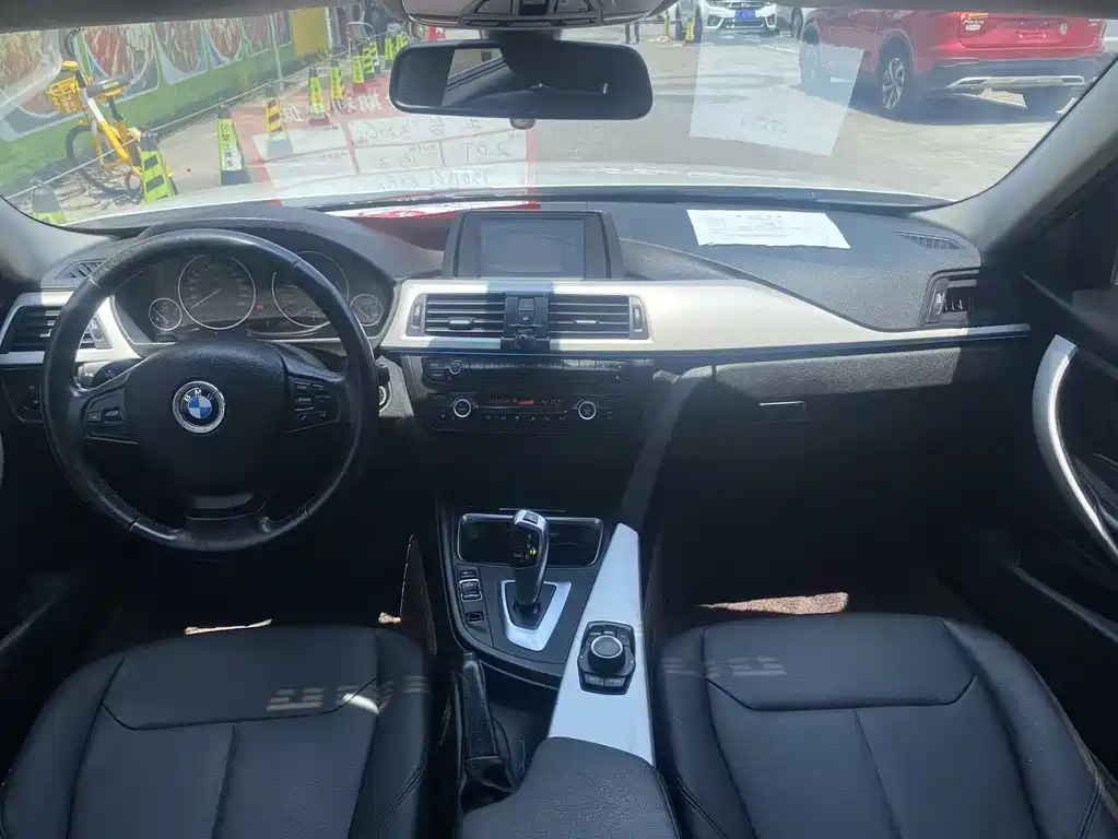 BMW 3 Series 2015 — фото 11