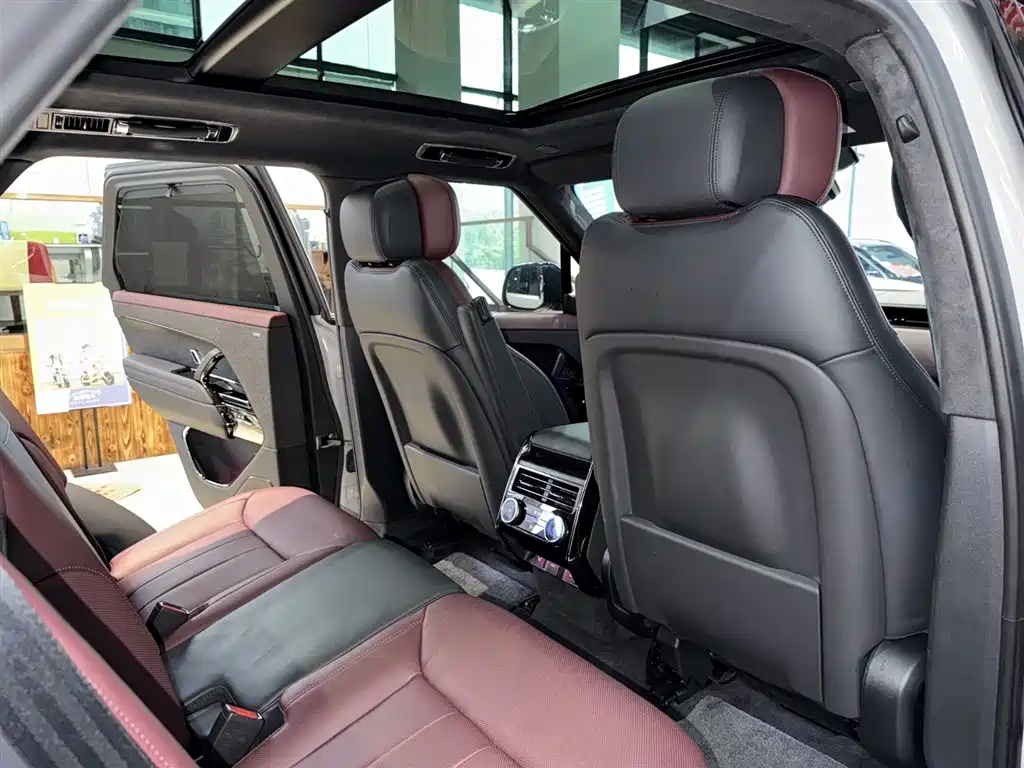 Land Rover Sport 2025 — фото 20