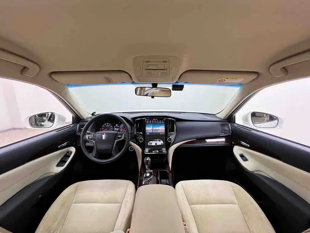 Toyota Crown 2019 — фото 14