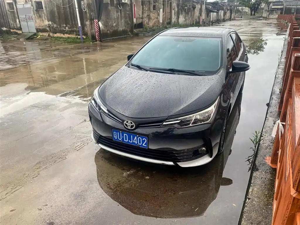 Toyota Corolla 2018 — фото 2