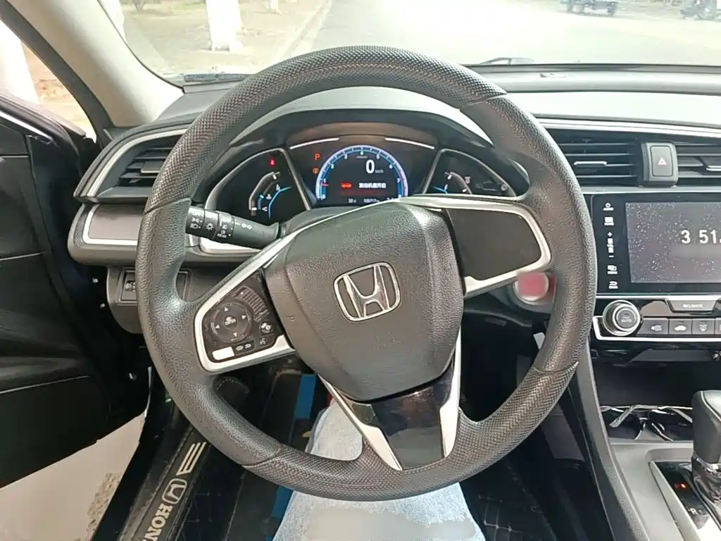 Honda Civic 2019 — фото 11
