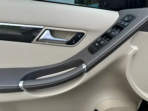 Mercedes-Benz R-Class 2017