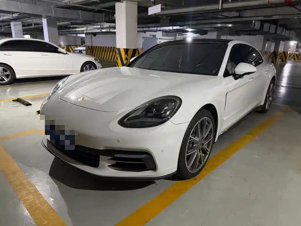Porsche Panamera 2018 — фото 1