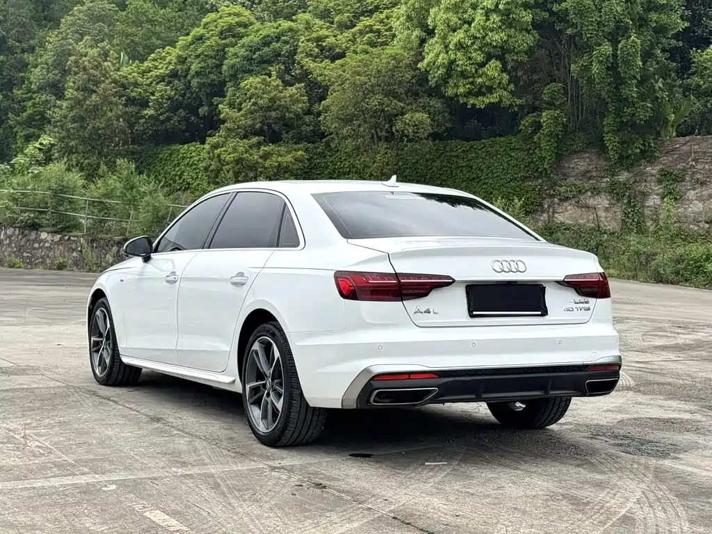 Audi A4L 2021 — фото 16